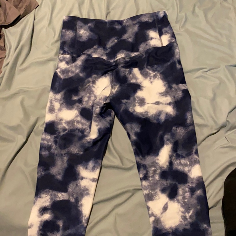 Old Navy High-Waisted Light Compression leggings